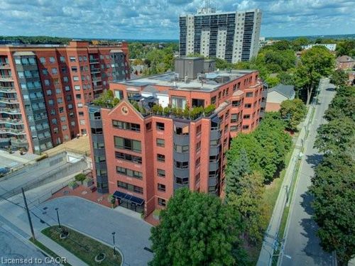 303-20 Ellen St E, Kitchener, ON, N2H6R7 | Card Image