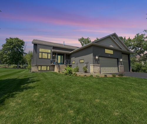 717 Ashley Dr, Chaska, MN, 55318-1541 | Card Image