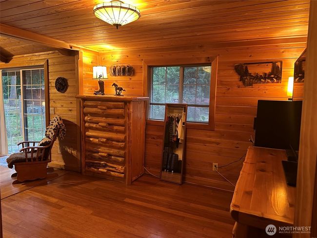 Master bedroom entrance | Image 14