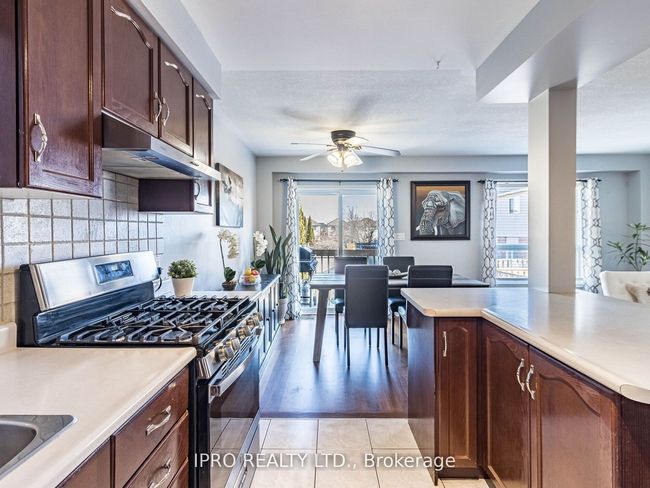 182 Highbury Dr, House attached with 3 bedrooms, 3 bathrooms and 4 parking in Stoney Creek ON | Image 9