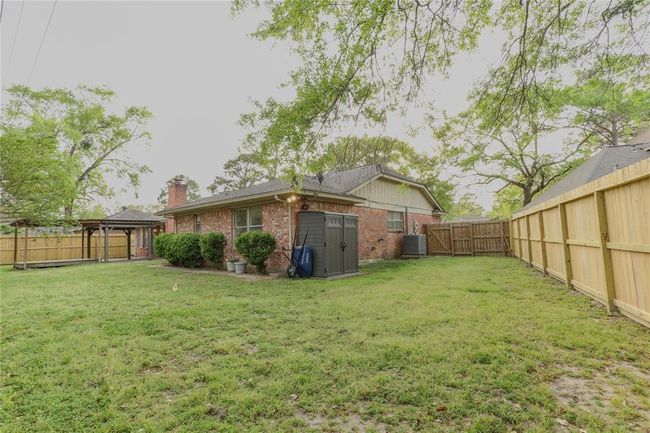 Privacy Fence in Backyard | Image 22