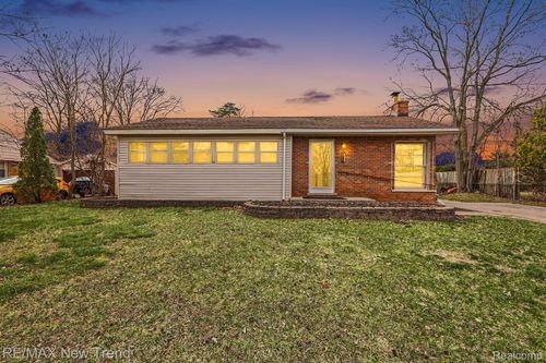 2174 Middlebelt Rd, West Bloomfield, MI, 48324-1836 | Card Image