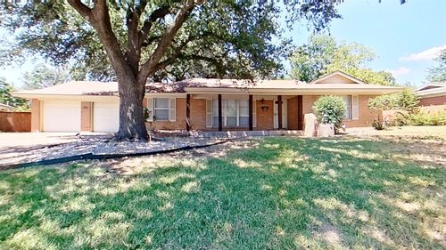7605 Deborah Ln, Richland Hills, TX, 76118-5932 | Card Image
