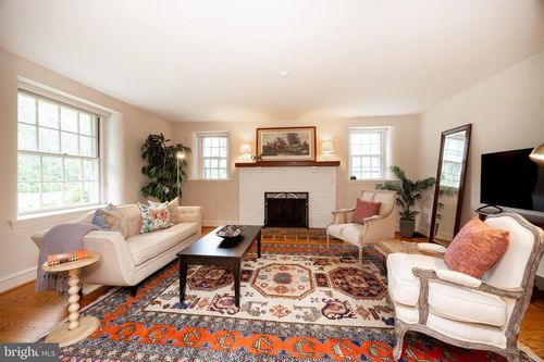 724 W Nields St, WEST CHESTER, PA, 19382-2128 | Card Image