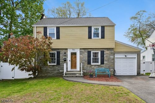 4 Greenwood Ave, West Orange, NJ, 07052-2012 | Card Image