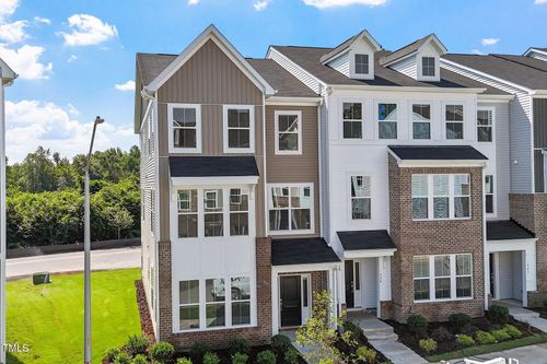 107-335 Chesapeake Commons St, Garner, NC, 27529-5356 | Card Image