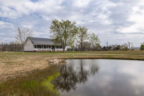 144B Leo Carter Rd, Bethpage, TN, 37022-2075 | Card Image