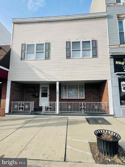 2-19 E Centre St, Mahanoy City, PA, 17948-2702 | Card Image