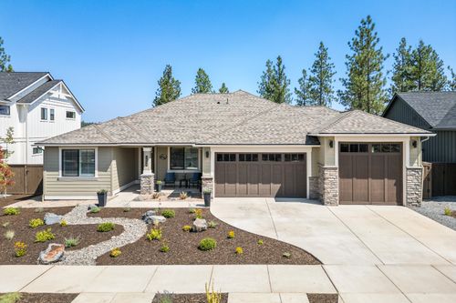 1433 Nw Ochoa Dr, Bend, OR, 97703-6927 | Card Image