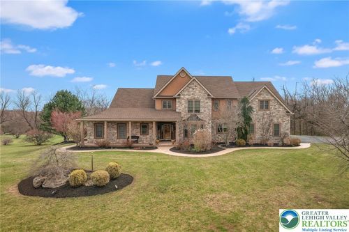 5590 Tuscany Ct, Coopersburg, PA, 18036-1963 | Card Image