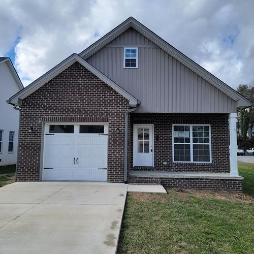 142 Beckham Way, Smithville, TN, 37166-4500 | Card Image