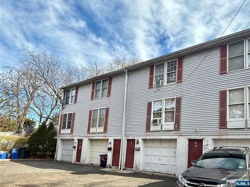 54 Bruen Ave, Irvington, NJ, 07111-3513 | Card Image