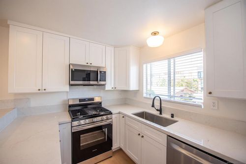 15-930 B Ave, National City, CA, 91950-3353 | Card Image