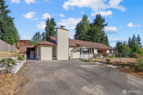 23502 Peterson Dr, Mountlake Terrace, WA, 98043-5323 | Card Image