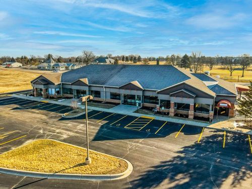 1-10 W Evergreen Parkway, Elkhorn, WI, 53121 | Card Image