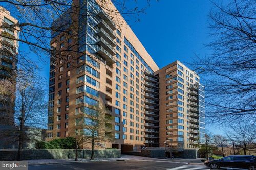 623-2001 15th St N, ARLINGTON, VA, 22201-2694 | Card Image