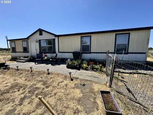 2202 Moyer Ln, Hermiston, OR, 97838-7529 | Card Image