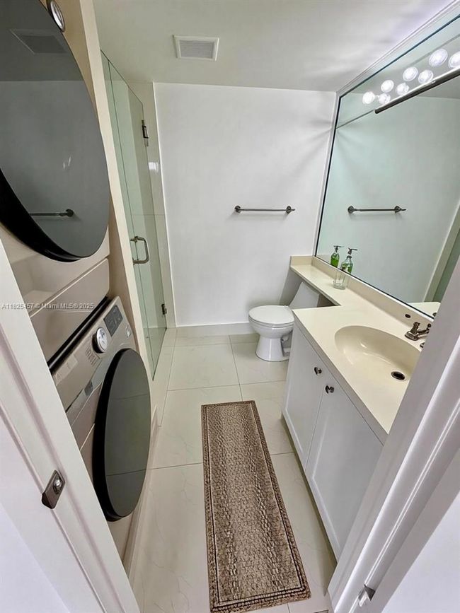 APT-1009 - 1000 Quayside Ter, Condo with 2 bedrooms, 2 bathrooms and null parking in Miami FL | Image 19