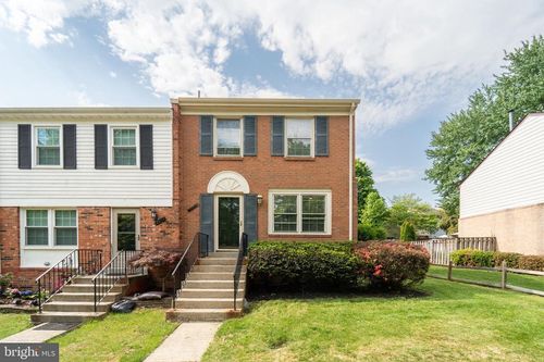 2055 Pilgrim Dr, WOODBRIDGE, VA, 22192-2318 | Card Image