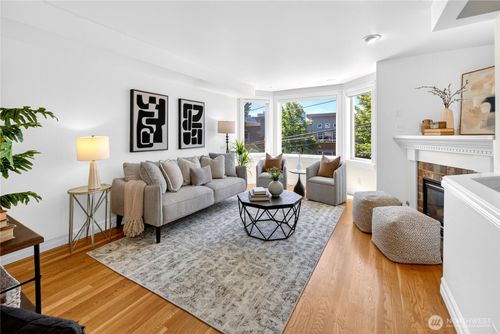 402 Aloha St, Seattle, WA, 98109-3919 | Card Image
