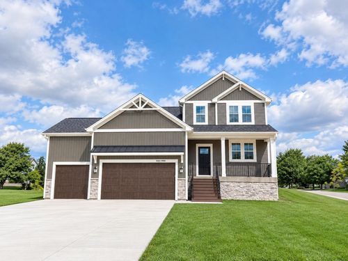 N101W16938 Tanglewood Dr, Germantown, WI, 53022-8801 | Card Image