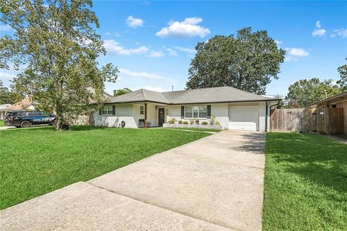 118 Matthews Dr, Slidell, LA, 70458-1538 | Card Image