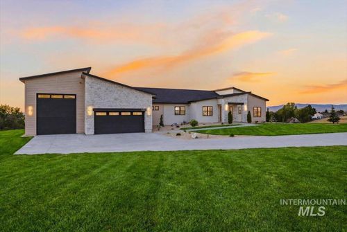 1011 N 63rd St, Nampa, ID, 83687-9698 | Card Image