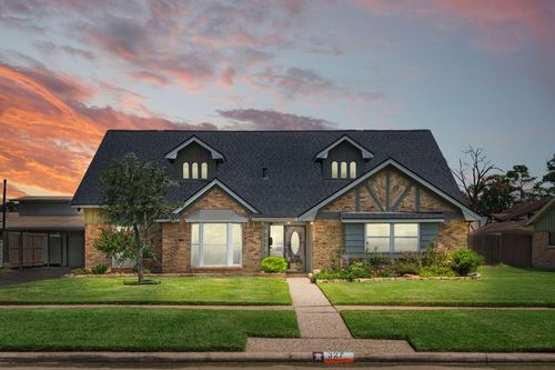 327 Stonehenge Ln, Houston, TX, 77015-2322 | Card Image