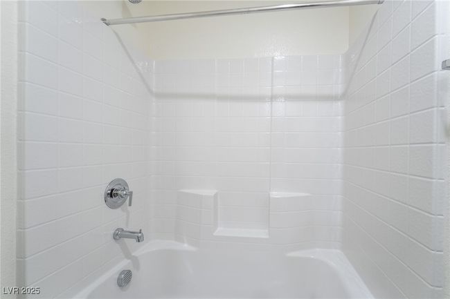Bathroom with shower / washtub combination | Image 33