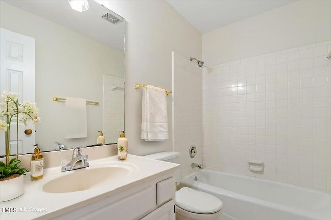 25-5-Wembley-Ct-2056570_25 - Bathroom - | Image 15