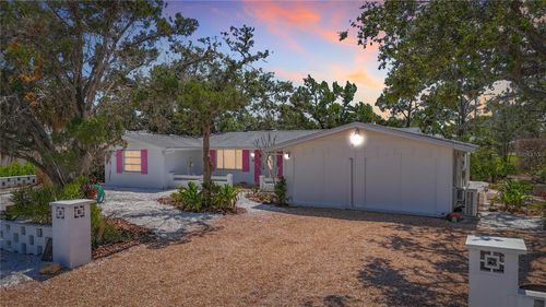 5572 Shadow Lawn Dr, SARASOTA, FL, 34242-1858 | Card Image