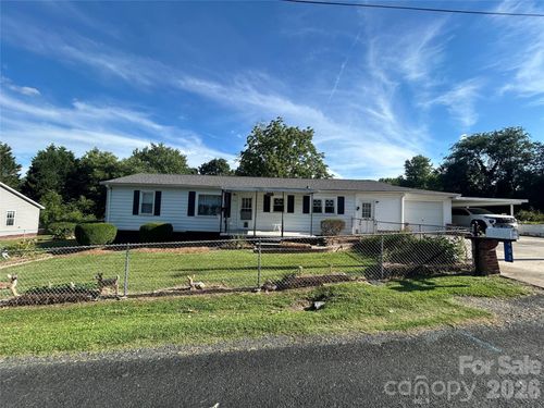 402 E 24th St, Kannapolis, NC, 28083-9711 | Card Image