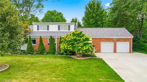 5758 Fitch Rd, North Olmsted, OH, 44070-4437 | Card Image