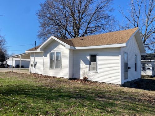 12 Railroad Ave, Charleston, IL, 61920-1450 | Card Image