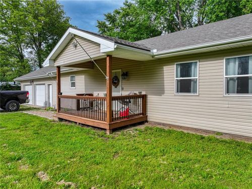 511 C St, Deepwater, MO, 64740-9105 | Card Image