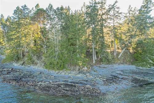 1520 N Beach Rd, Salt Spring Island, BC, V8K1A8 | Card Image