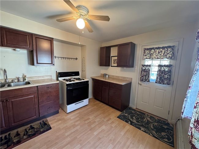 611 E 17 Th Ave, Townhouse with 2 bedrooms, 1 bathrooms and 1 parking in Munhall PA | Image 6