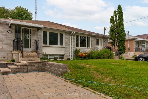 main-144 Willow Lane, Newmarket, ON, L3Y4J3 | Card Image