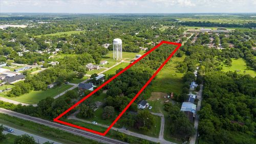 1102 N Battlebell Rd, Highlands, TX, 77562-4039 | Card Image