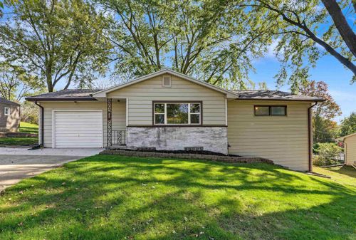 145 Faber Road, Waterloo, IA, 50701 | Card Image