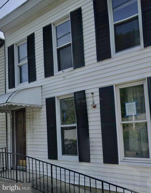 118 S 3rd St, POTTSVILLE, PA, 17901-3034 | Card Image