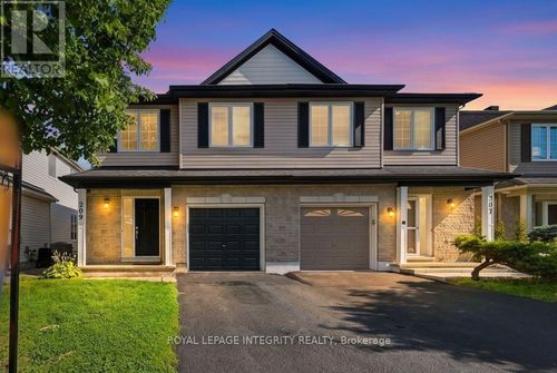209 Tewsley Drive, Ottawa, ON, K1V0Y7 | Card Image