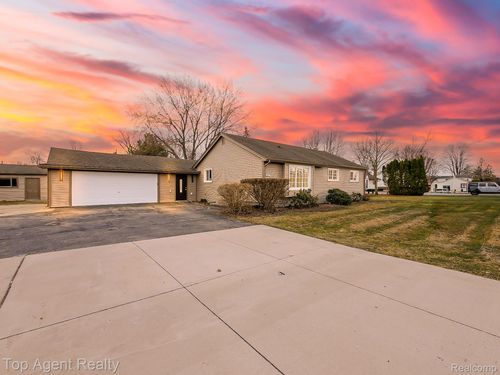 20580 21 Mile Rd, Macomb, MI, 48044-2807 | Card Image