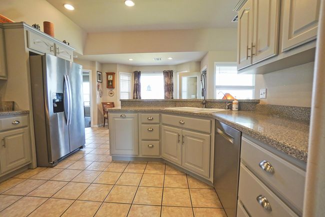 Kitchen | Image 17