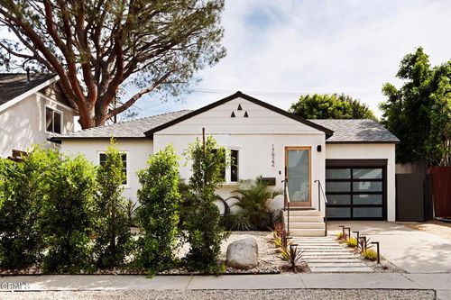 17922 Martha St, Encino, CA, 91316-1403 | Card Image