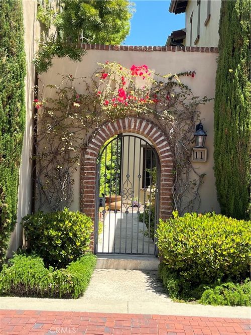 11 Gentle Breeze, Newport Coast, CA, 92657-1640 | Card Image