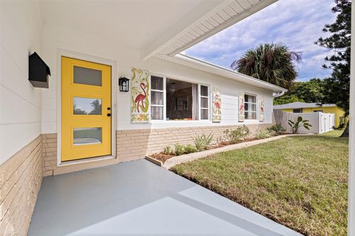 801 65th Ave S, St Petersburg, FL, 33705-5927 | Card Image