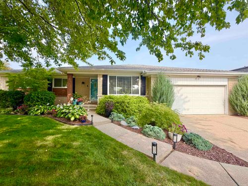 41304 Clairpointe St, Harrison Township, MI, 48045-5915 | Card Image