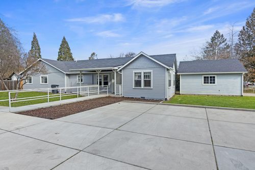 2165 Crestbrook Road, Medford, OR, 97504 | Card Image