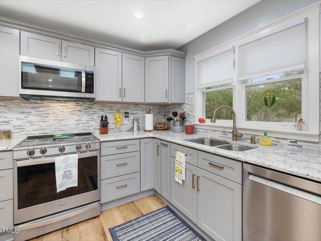 17-Kitchen | Image 16